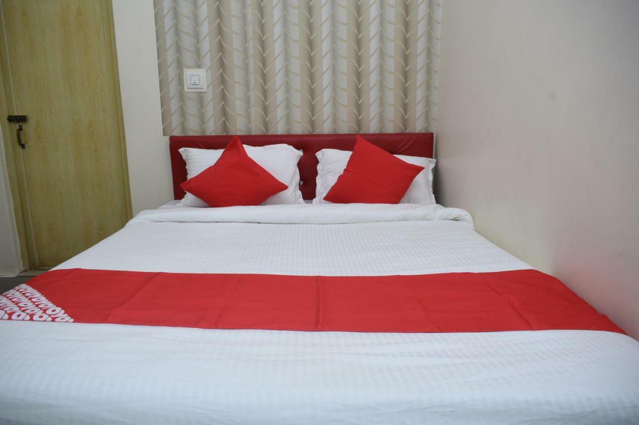 Oyo 45320 Hotel Mars Agartala Exterior foto